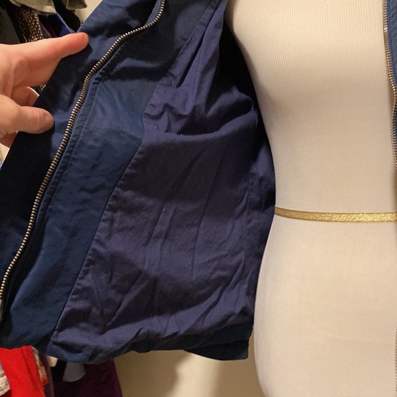 OLD NAVY cropped zip up rain jacket. Front pockets. Bell sleeves. Size US medium - Picture 8 of 12